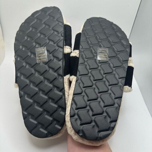 CUSHIONAIRE Women's Cuddle Fur Faux Shearling lined slide sandal +Memory Foam 8 - Picture 5 of 7